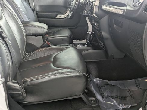 Used 2017 Jeep Wrangler Unlimited Rubicon image 28