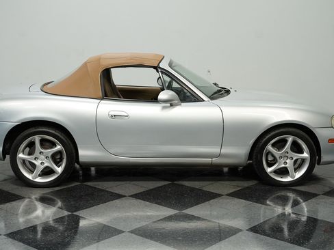 Used 2001 MAZDA MX-5 Miata LS image 12