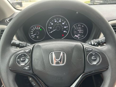 Used 2018 Honda HR-V EX image 11