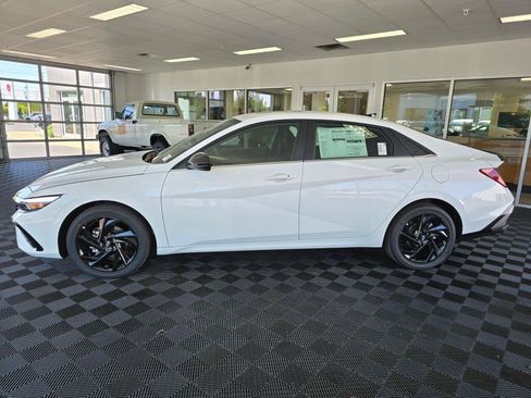 New 2026 Hyundai Elantra SEL Sport Premium FWD image 6