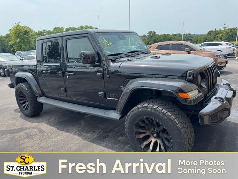 Used 2021 Jeep Gladiator Overland AWD/4WD image 1