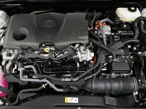 Certified 2025 Toyota Camry LE image 32