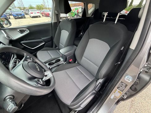 Used 2024 Kia Soul LX w/ Option Group 015 FWD image 34