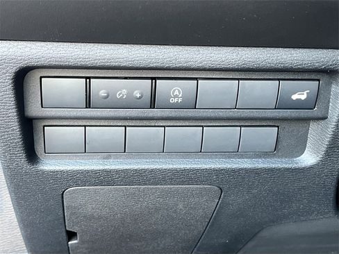 New 2026 Mitsubishi Outlander SE image 8