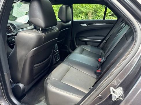 Used 2020 Chrysler 300 S w/ Safetytec Plus Group RWD image 38