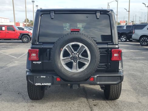 Used 2022 Jeep Wrangler Unlimited Sahara w/ LED Lighting Group image 6