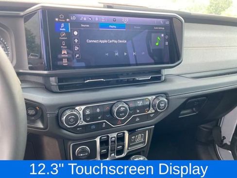 Used 2024 Jeep Wrangler Unlimited Sahara image 12