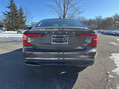 Certified 2025 Volvo S60 B5 Core image 7