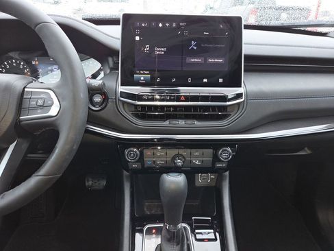 Used 2026 Jeep Compass Latitude AWD/4WD image 17