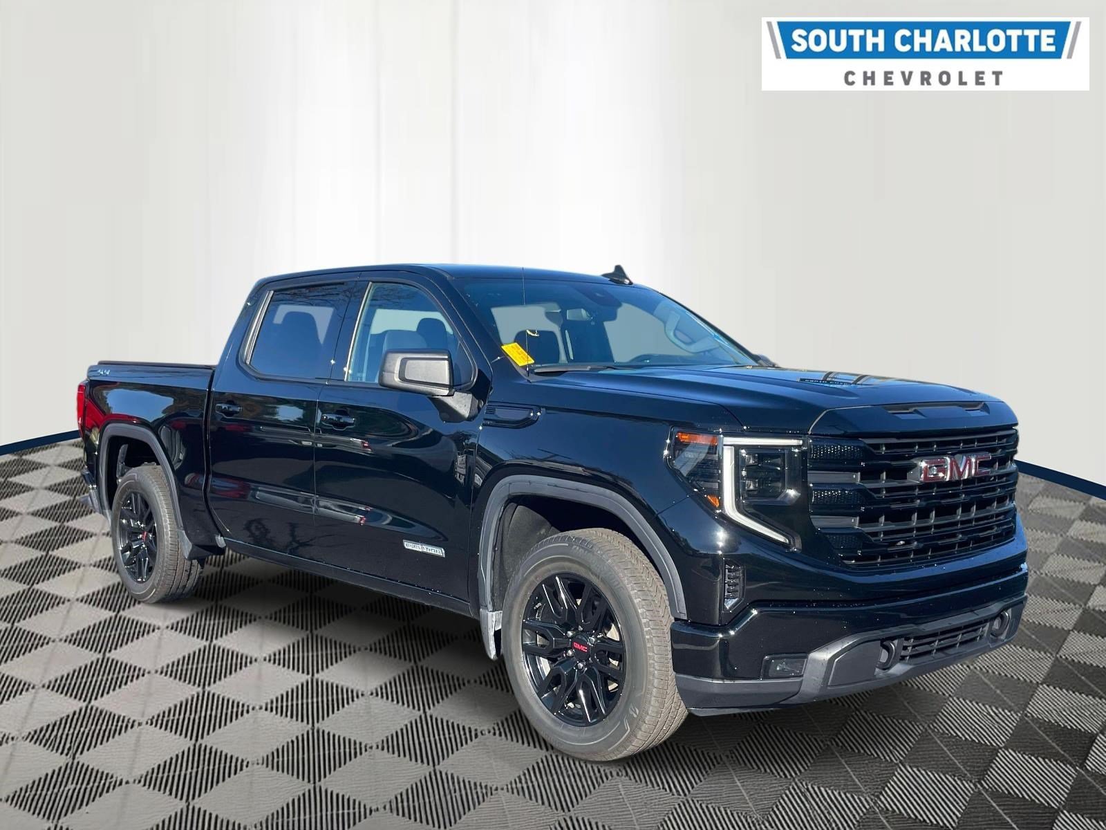 Used 2024 GMC Sierra 1500 Elevation AWD/4WD image 3