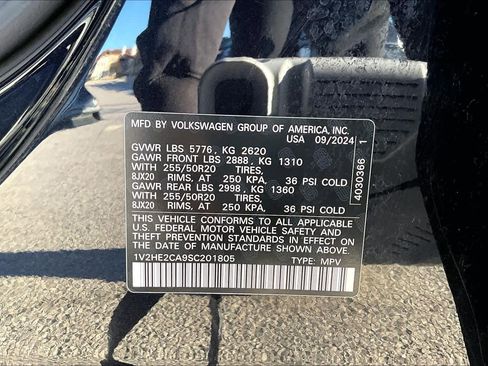 Used 2025 Volkswagen Atlas Cross Sport SE image 37