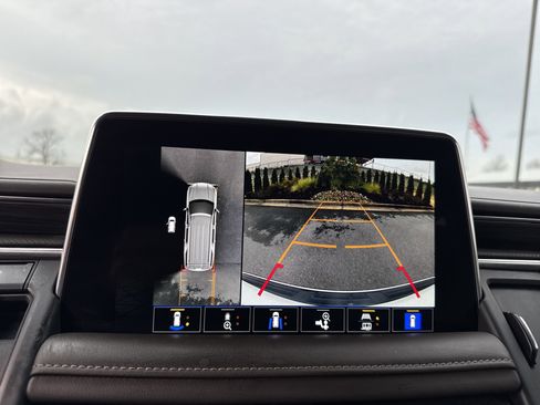 Used 2022 GMC Yukon SLT w/ SLT Premium Package image 25