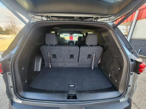 Used 2023 Chevrolet Traverse LT w/ Midnight/Sport Edition image 23
