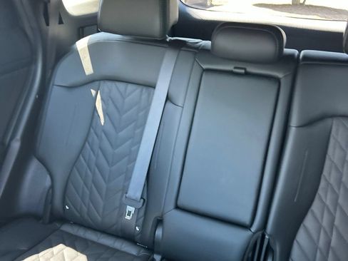 Certified 2025 Kia Sportage X-Line w/ Premium Package AWD/4WD image 4