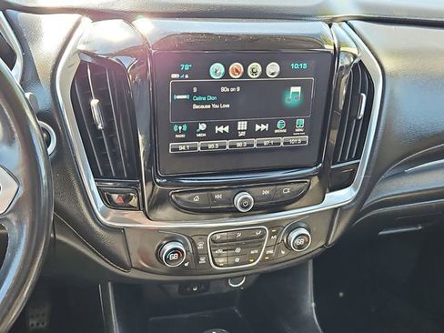Used 2018 Chevrolet Traverse LT image 11