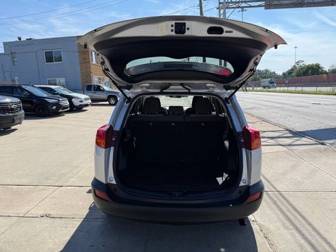 Used 2013 Toyota RAV4 LE AWD/4WD image 19