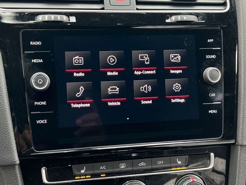 Used 2019 Volkswagen GTI SE image 22