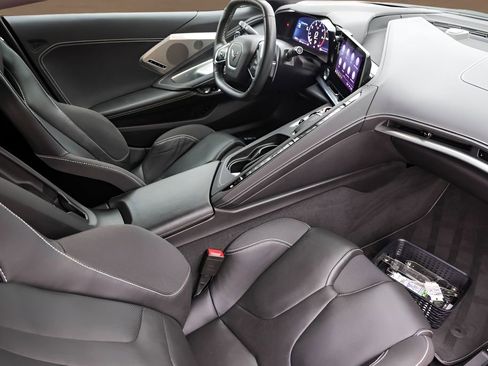 Used 2021 Chevrolet Corvette Stingray Preferred Cpe w/ Z51 Performance Package RWD image 23