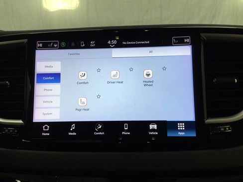 Used 2023 Chrysler Pacifica Touring-L image 30