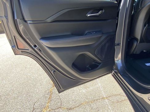 New 2025 Jeep Grand Cherokee Altitude image 14