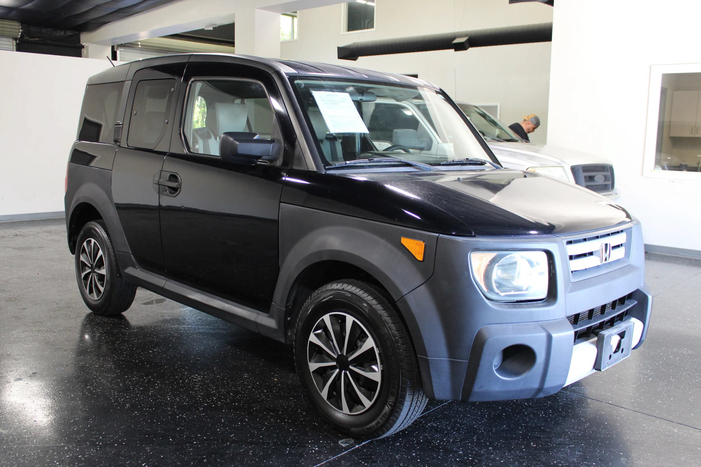 Used 2007 Honda Element LX image 1