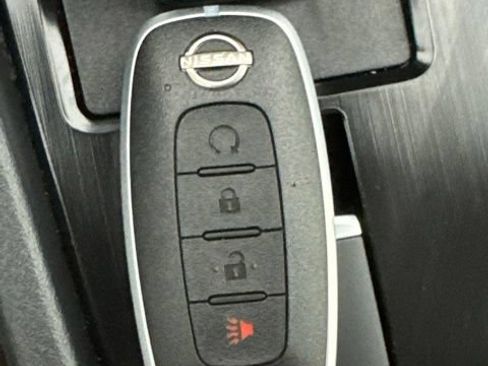 Certified 2023 Nissan Rogue SV FWD image 3