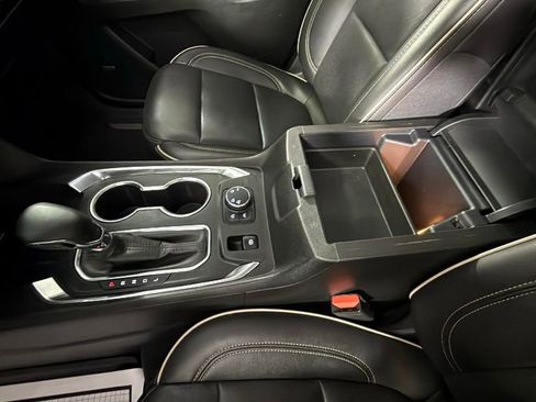 Used 2023 Chevrolet Traverse Premier w/ Redline Edition image 20