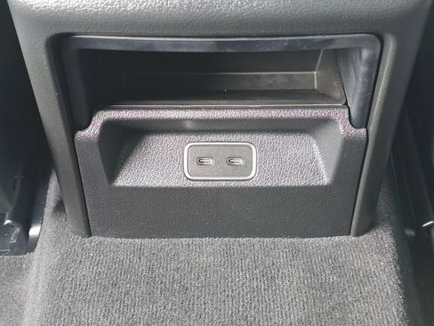 Used 2024 Mercedes-Benz GLE 450e 4MATIC image 18