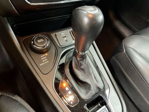 Used 2023 Jeep Cherokee Altitude Lux image 18