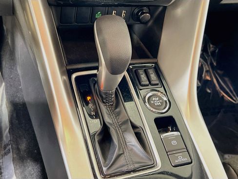 Used 2023 Mitsubishi Eclipse Cross SE image 17