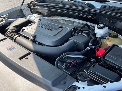 Used 2021 Buick Envision Essence w/ Sport Touring Package FWD image 10