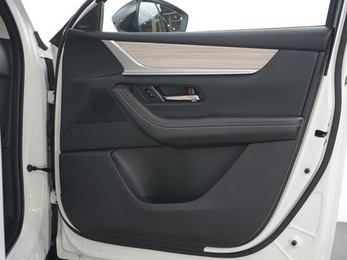 Certified 2025 MAZDA CX-90 Plug-In Hybrid w/Premium Sport image 11