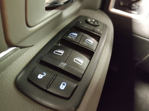 Used 2019 RAM 1500 Classic SLT image 27