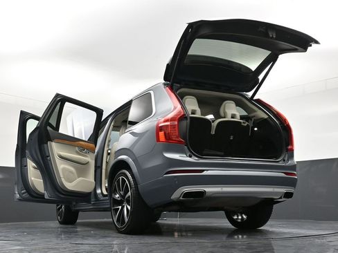 Used 2021 Volvo XC90 T6 Momentum w/ Advanced Package image 38