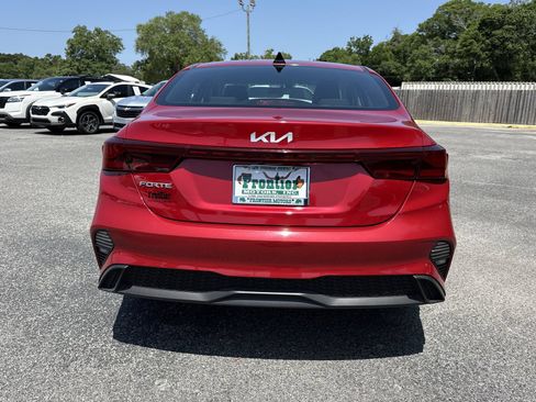 Used 2024 Kia Forte LXS FWD image 4
