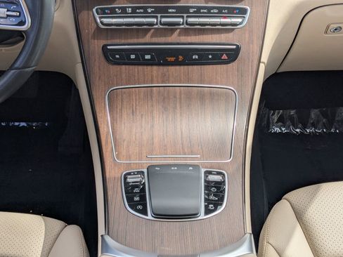 Certified 2022 Mercedes-Benz GLC 300 GLC 300 w/ Multimedia Package Lite image 6