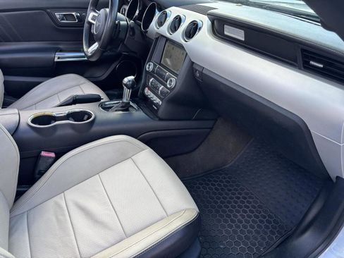Used 2016 Ford Mustang Premium image 28