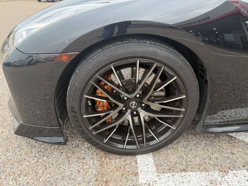 Used 2020 Nissan GT-R Premium w/ Premium Interior Package image 8