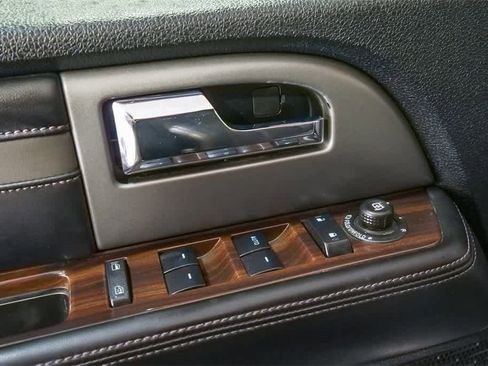 Used 2015 Ford Expedition Platinum image 19