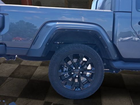 Used 2025 Jeep Gladiator Sport AWD/4WD image 8