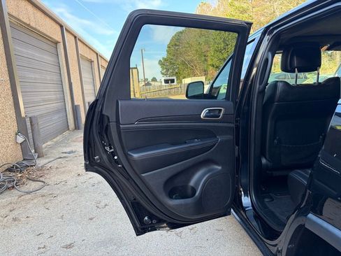 Used 2017 Jeep Grand Cherokee Limited image 31