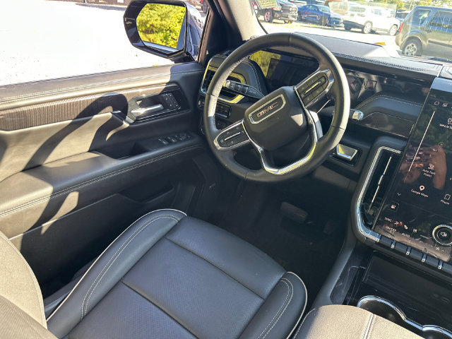 Used 2025 GMC Yukon Elevation w/ Elevation Premium Package AWD/4WD image 23