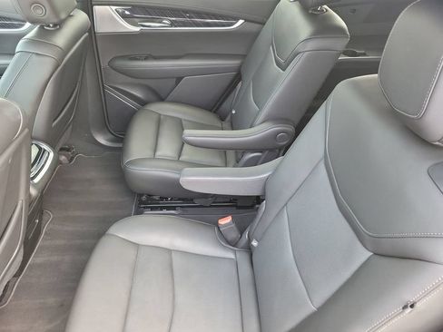 Used 2025 Cadillac XT6 Premium Luxury AWD/4WD image 32