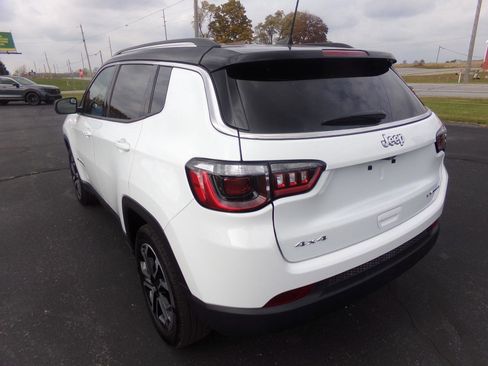 Used 2022 Jeep Compass Limited AWD/4WD image 3