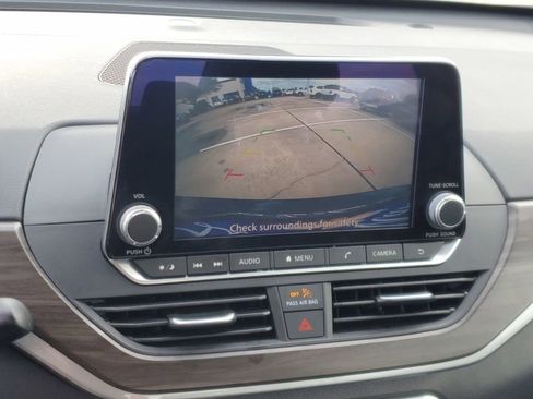 Used 2024 Nissan Altima 2.5 SV image 24