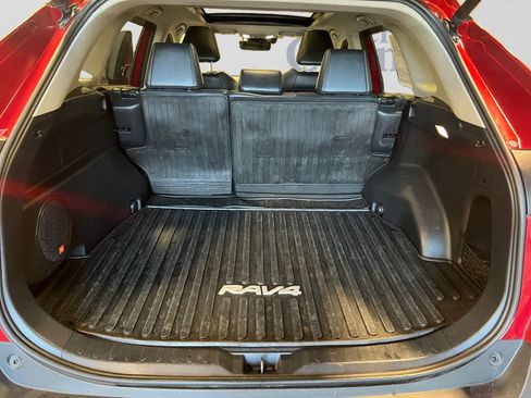 Used 2022 Toyota RAV4 Limited AWD/4WD image 7