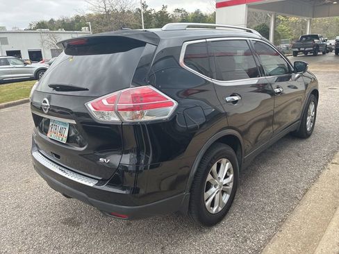 Used 2015 Nissan Rogue SV image 3