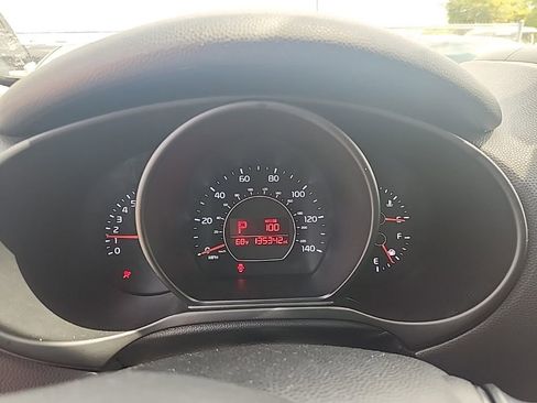 Used 2017 Kia Soul + FWD image 20