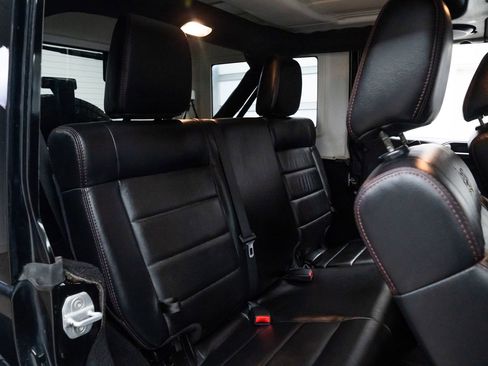 Used 2012 Jeep Wrangler Unlimited Sahara image 20