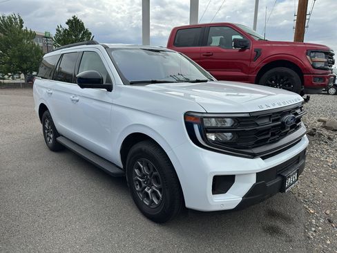 Certified 2025 Ford Expedition Active AWD/4WD image 13